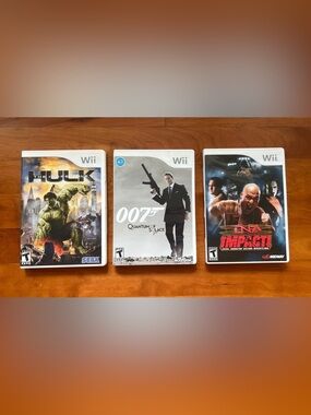 Nintendo Wii Bundle of 3 Video Games | 007 Quantum of Solace, Hulk, TNA Impact